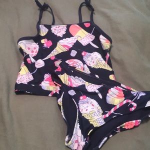 Super fun dessert tankini size 8